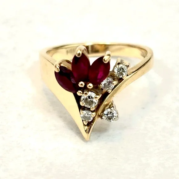 Genuine Vintage 1985 Diamond and Ruby Ring Set in 14k Gold Gorgeous Ring Size 6 - Picture 1 of 8